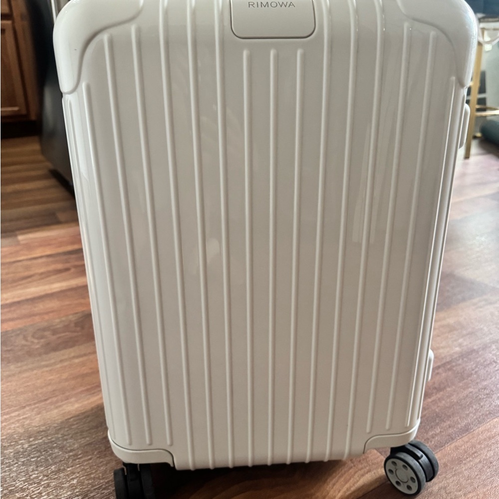 RIMOWA white Essential Cabin carry on